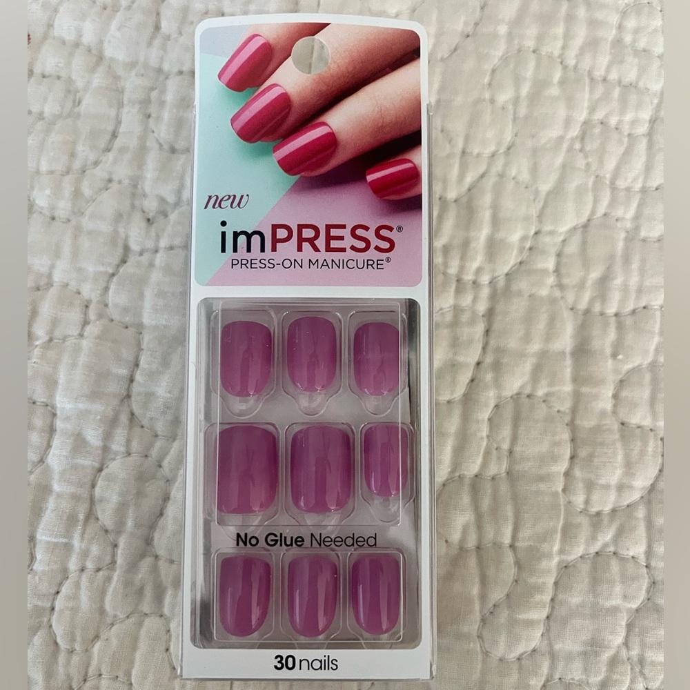 Press on nails